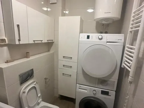 Izdavanje, dvosoban stan, 74m², City Kvart, Podgorica - image 11