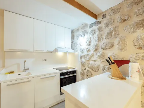 Sale, two bedroom apartment, 93m², Perast, Kotor - image 10