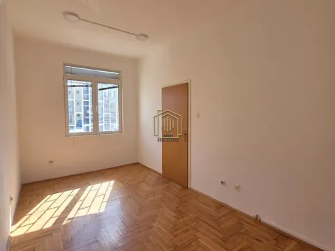 Sale, office space, 143m², Podgorica, Crna Gora - image 9