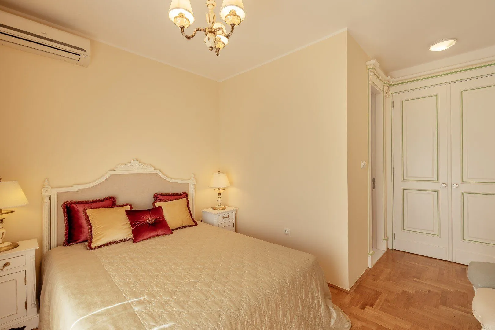 Prodaja, dvosoban stan, 181m², Muo, Kotor
