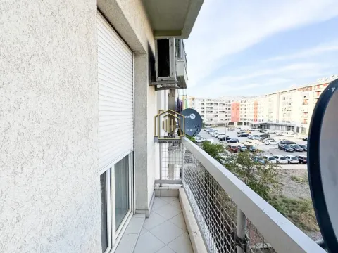 Rent, two bedroom apartment, 64m², Stari Aerodrom, Podgorica - image 14