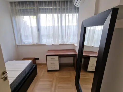 Izdavanje, četvorosoban stan, 148m², Savski Venac, Beograd - image 7