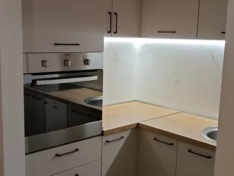 Izdavanje, jednosoban stan, 43m², Blok 6, Podgorica - image 6