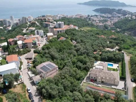 Prodaja, plac, 1597m², Bečići, Budva - image 1