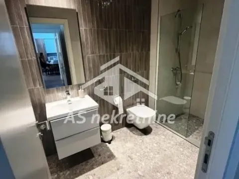 Izdavanje, trosoban stan, 79m², Savski Venac, Beograd - image 22