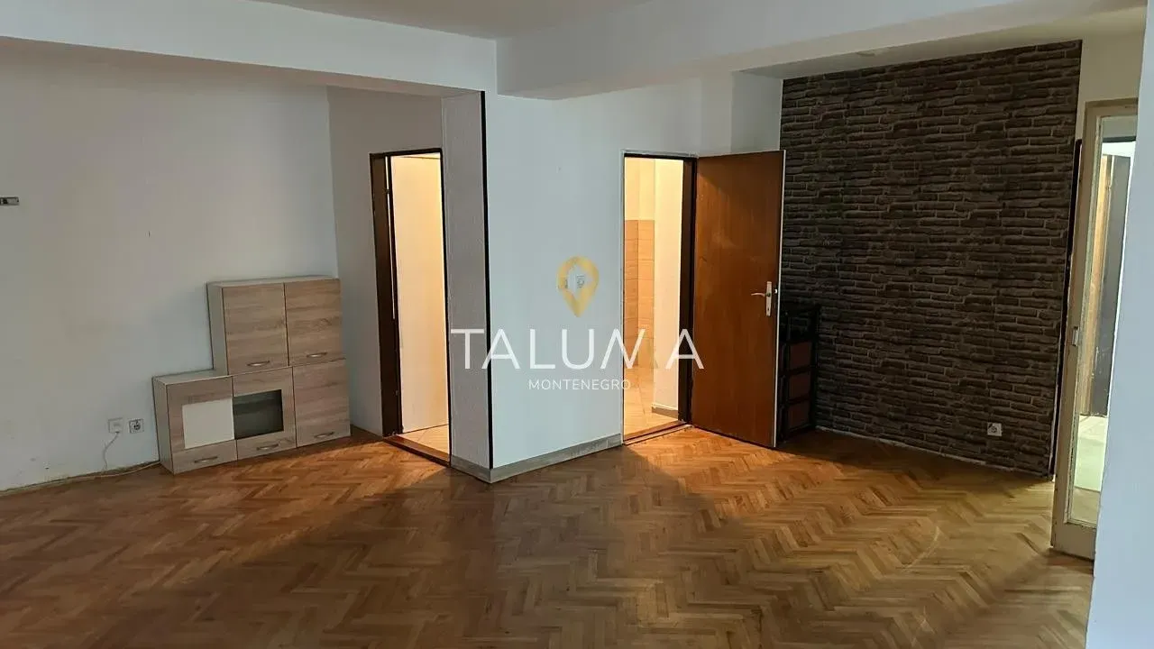 Prodaja, stan, 95m², Makedonsko naselje, Bar