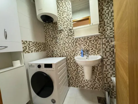 Izdavanje, dvosoban stan, 65m², City Kvart, Podgorica - image 12