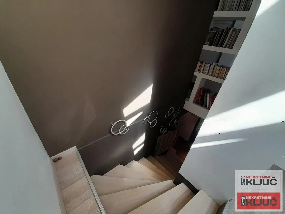 Prodaja, stan, 143m², Centar, Novi Sad
