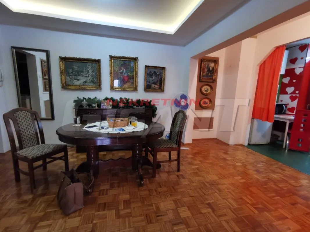 Prodaja, trosoban stan, 85m², Zemun Sve Podlokacije, Beograd