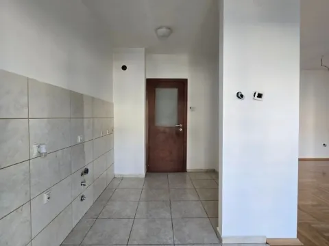 Prodaja, dvosoban stan, 73m², Blok 9, Podgorica - image 17