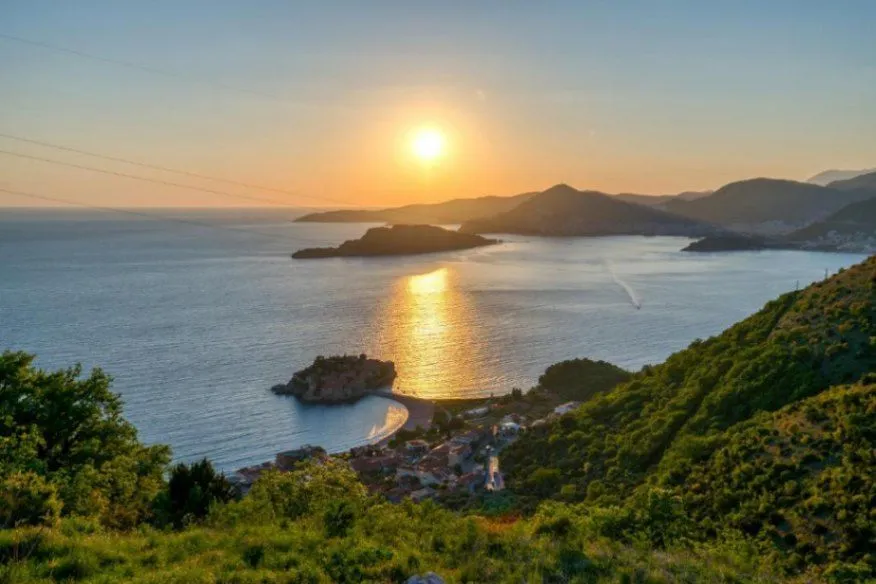 Prodaja, trosoban stan, 90m², Sveti Stefan, Budva