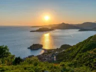 Prodaja, trosoban stan, 90m², Sveti Stefan, Budva - image 1