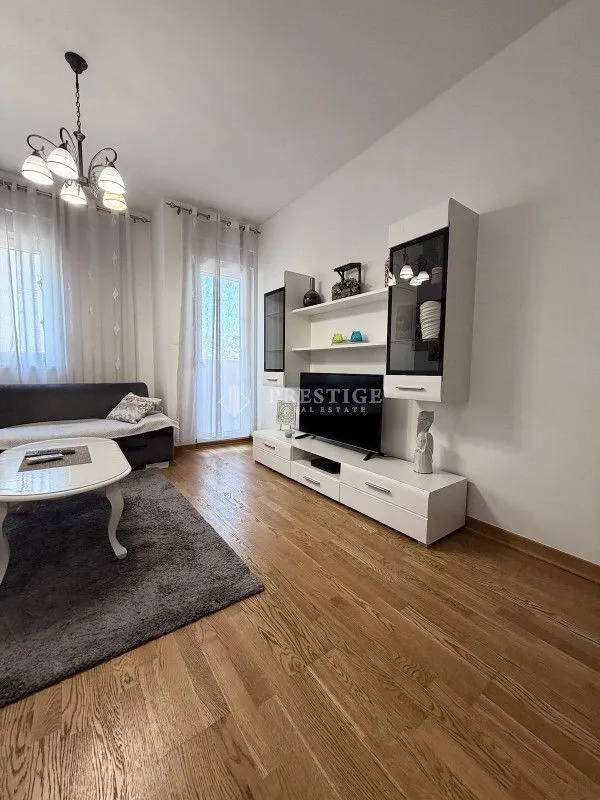 Izdavanje, jednosoban stan, 45m², City Kej, Podgorica