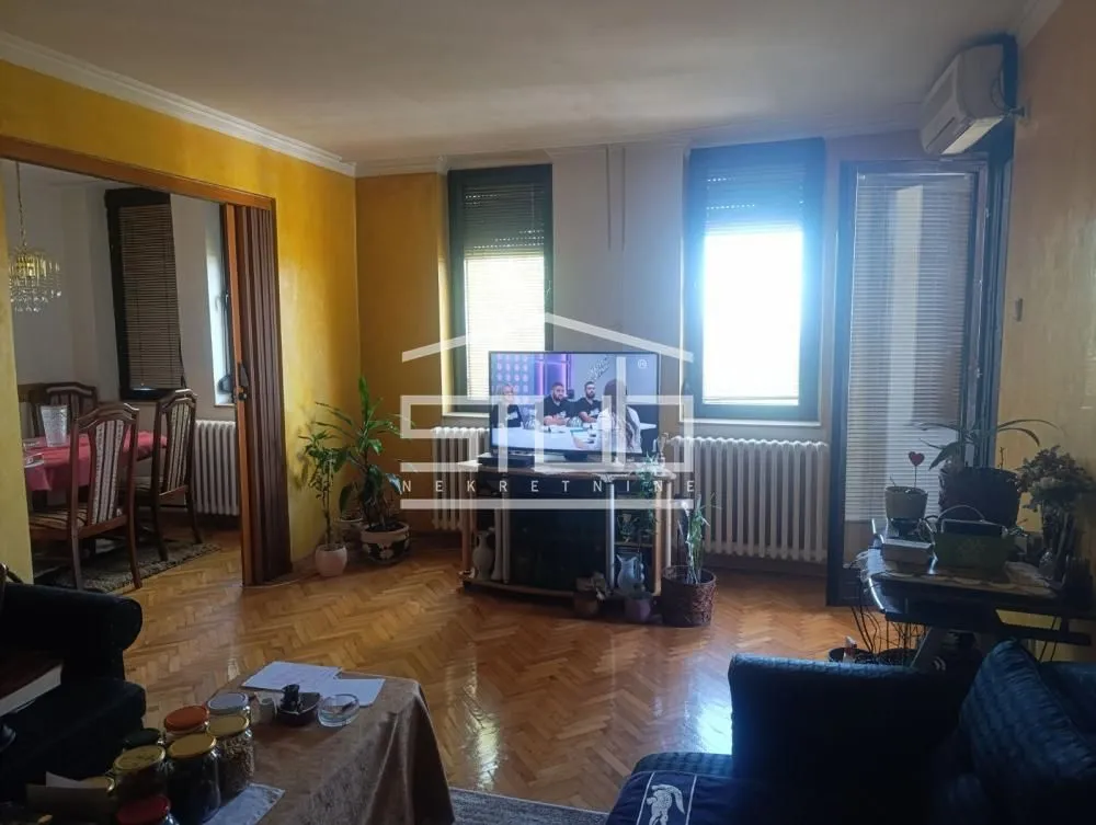 Prodaja, četvorosoban stan, 90m², Cerak, Beograd