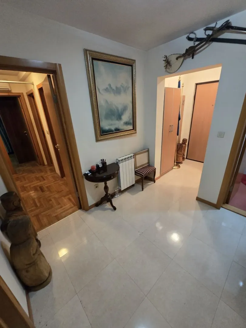 Rent, four bedroom apartment, 115m², Stari Aerodrom, Podgorica