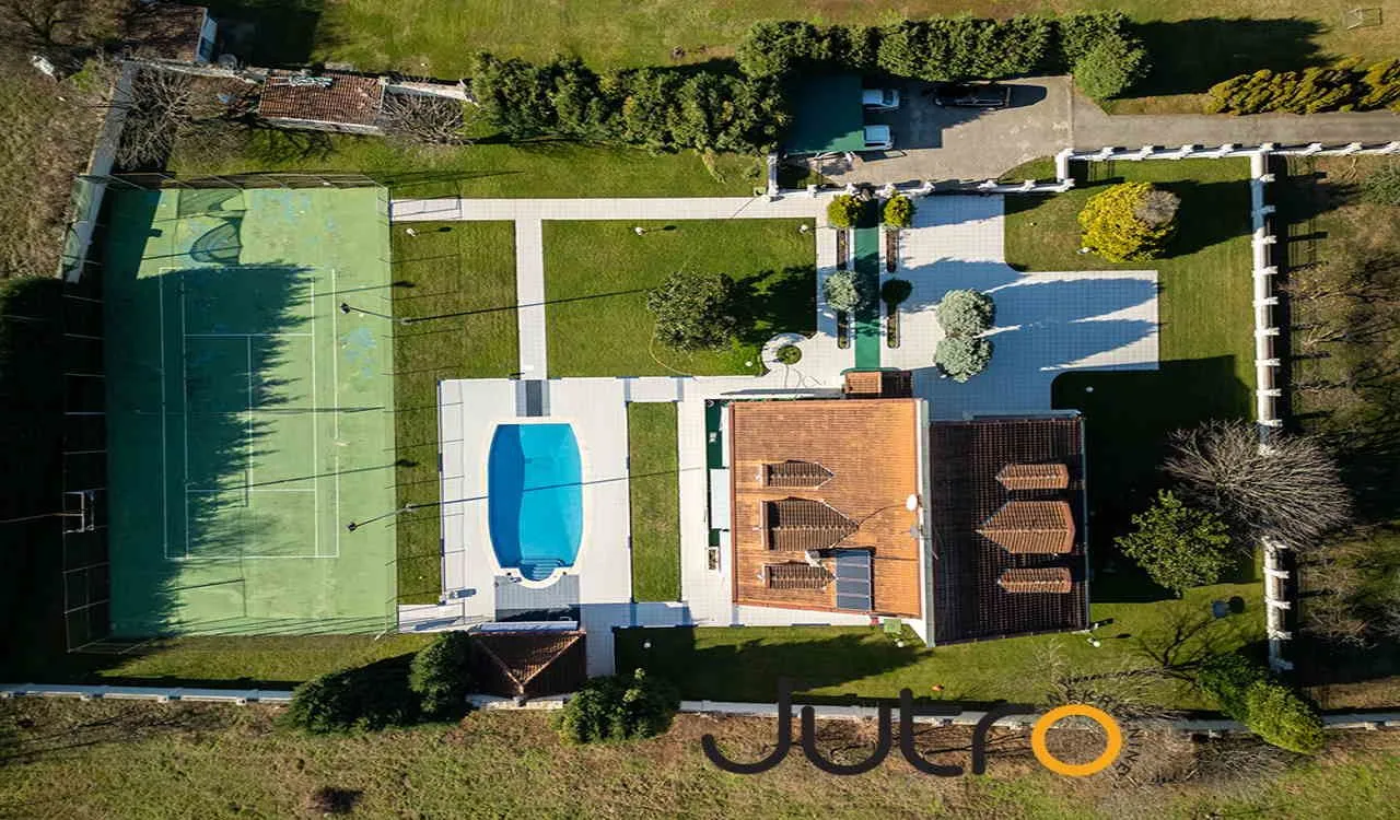 Prodaja, kuća, 930m², Tološi, Podgorica