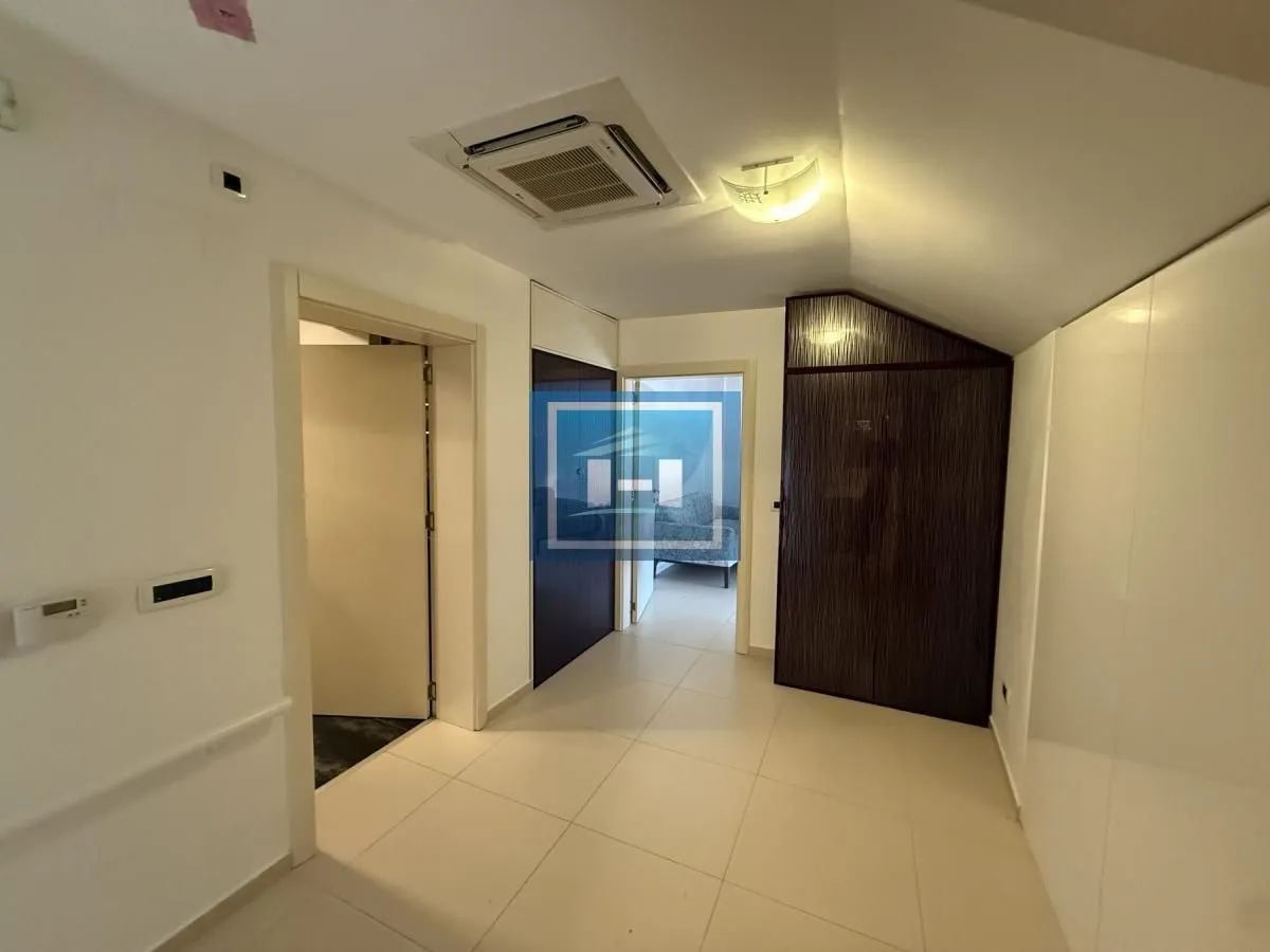 Prodaja, trosoban stan, 105m², Centar, Jagodina