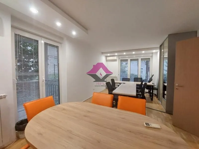 Izdavanje, kuća, 142m², Banovo Brdo, Beograd