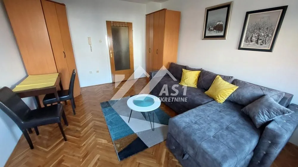 Izdavanje, stan, 26m², Grbavica, Novi Sad Sve Podlokacije