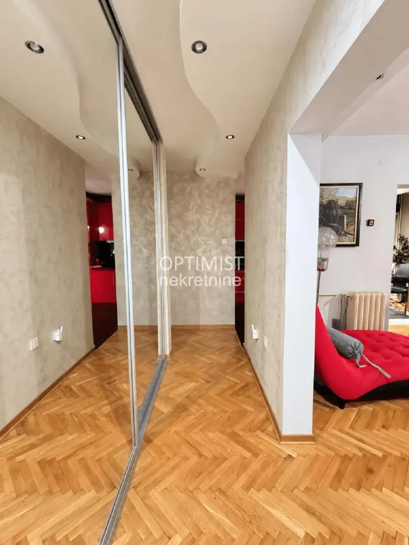 Prodaja, trosoban stan, 79m², Savski Venac, Beograd