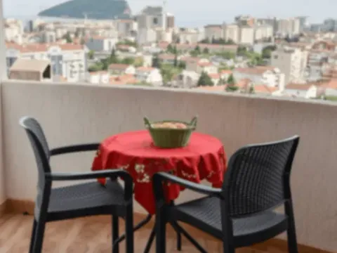 Rent, one bedroom apartment, 50m², Budva, Crna Gora - image 2