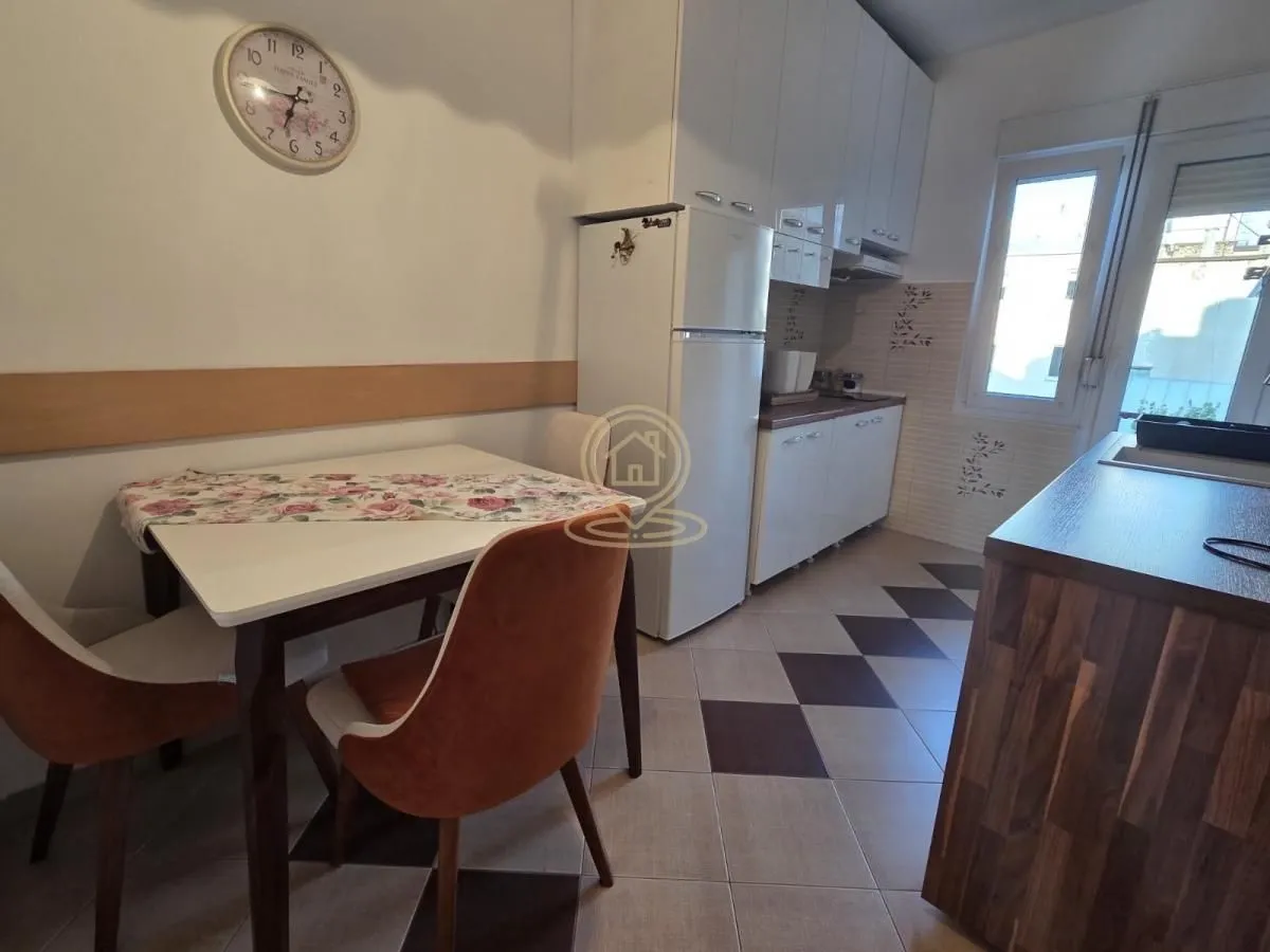 Rent, two bedroom apartment, 64m², Vračar Sve Podlokacije, Beograd
