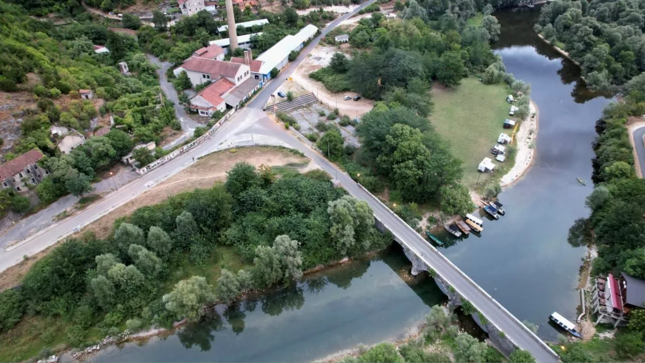 Prodaja, plac, 1300m², Cetinje, Crna Gora