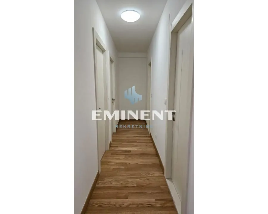 Izdavanje, četvorosoban stan, 107m², Novi Beograd Blok 65, Novi Beograd Sve Podlokacije