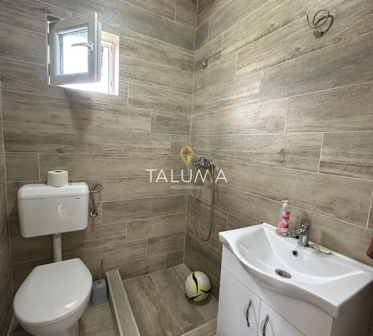 Prodaja, kuća, 123m², Murtovina, Podgorica