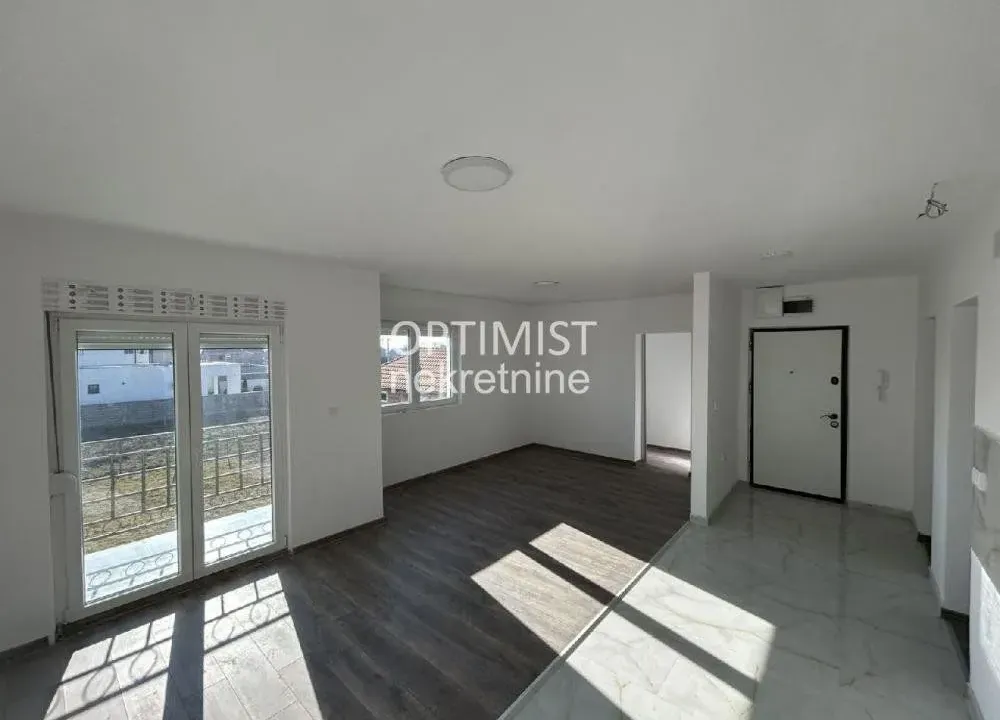 Prodaja, dvosoban stan, 64m², Bečmen, Surčin