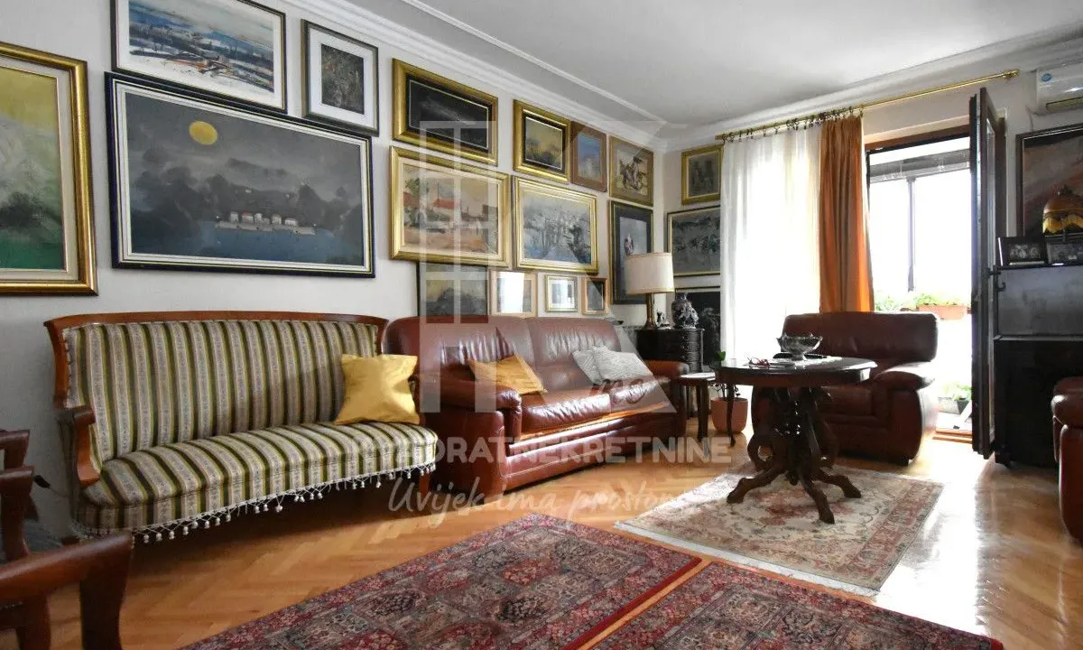 Sale, four bedroom apartment, 120m², Blok 7, Podgorica