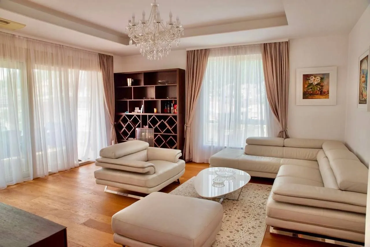 Rent, two bedroom apartment, 148m², Centar, Budva
