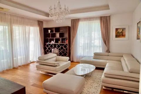Rent, two bedroom apartment, 148m², Centar, Budva - image 3