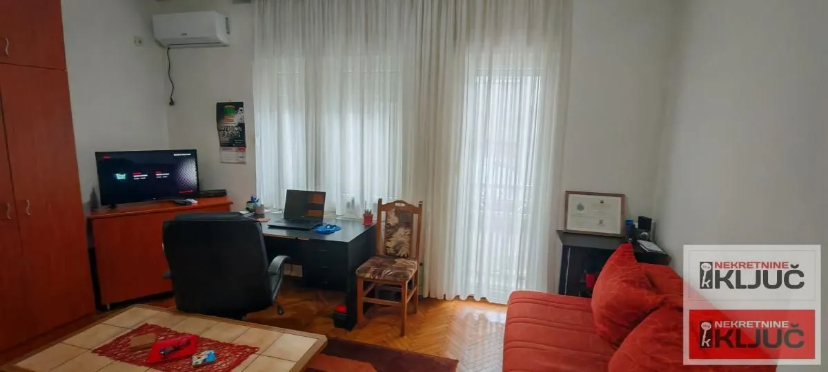 Izdavanje, jednosoban stan, 25m², Centar, Novi Sad