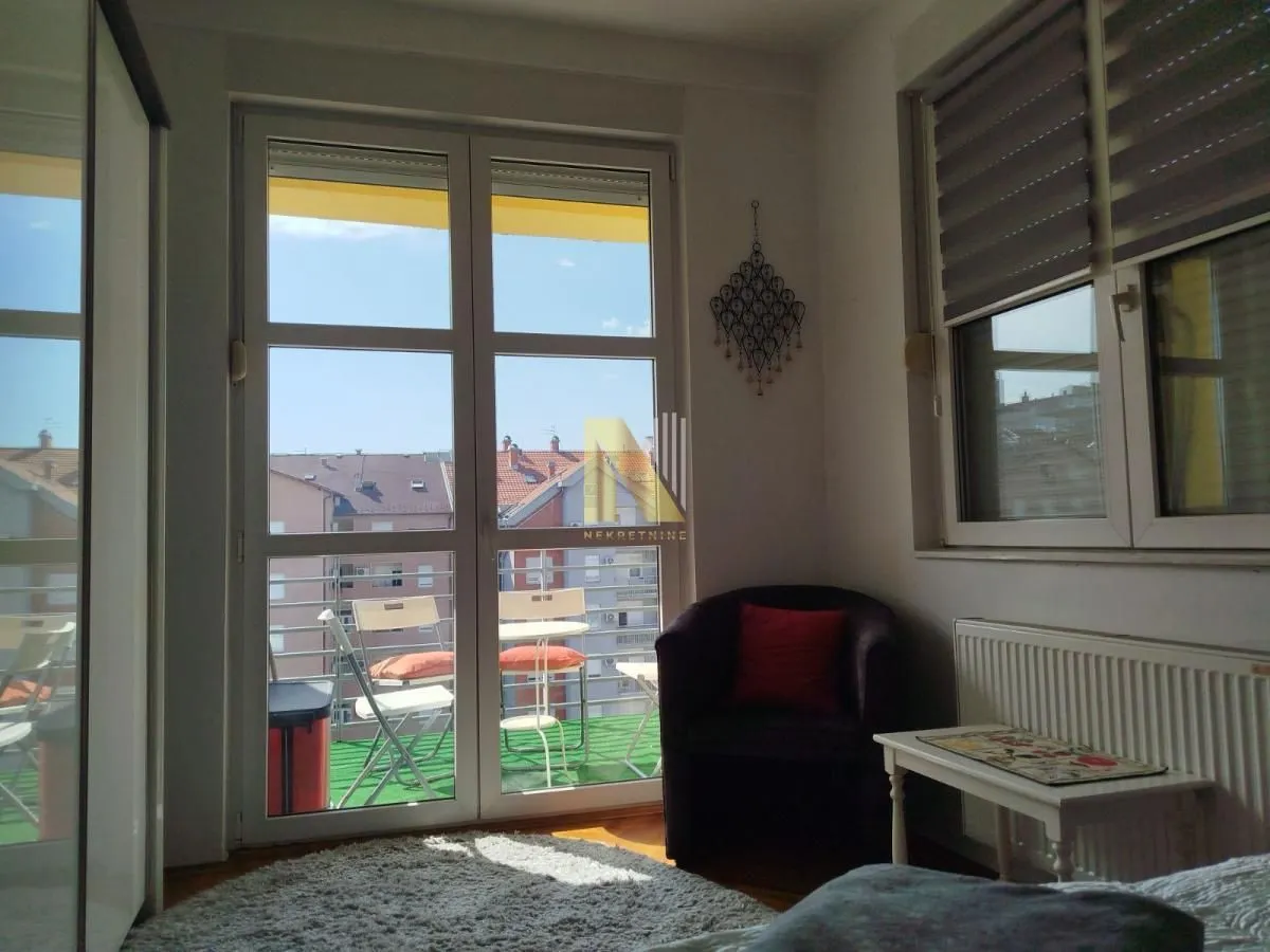 Prodaja, četvorosoban stan, 120m², Centar, Novi Sad