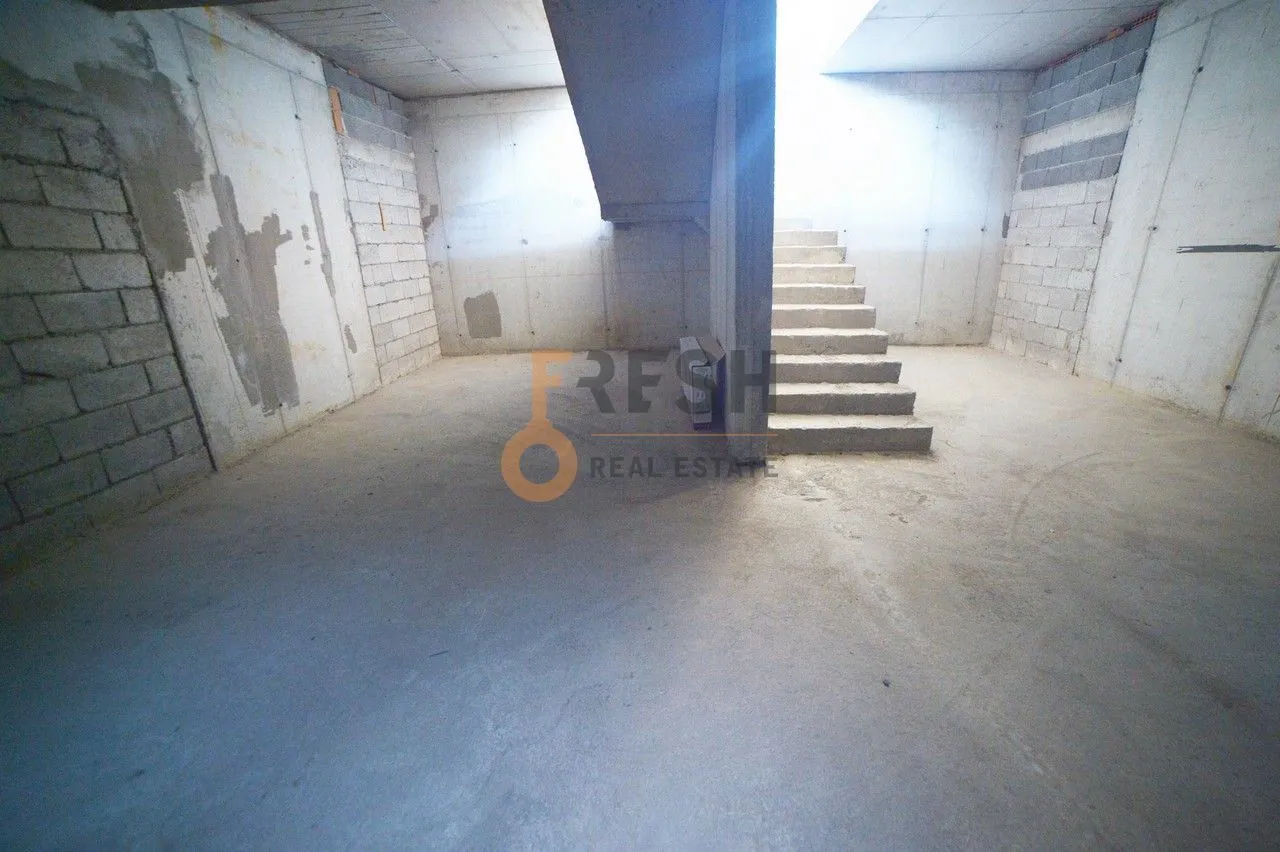 Rent, office space, 200m², Tološi, Podgorica
