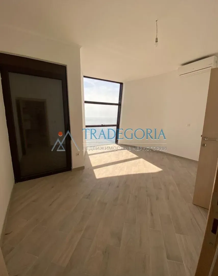 Prodaja, trosoban stan, 227m², Dobra Voda, Bar