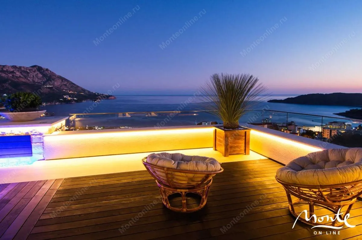 Sale, two bedroom apartment, 168m², Bečići, Budva