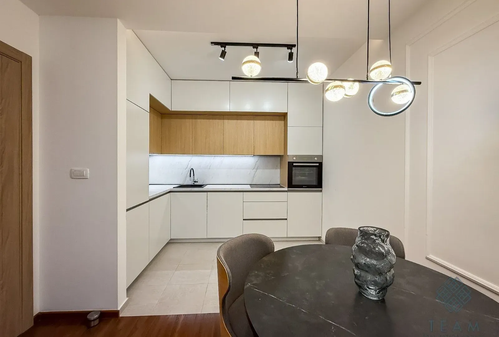 Izdavanje, jednosoban stan, 54m², Master Kvart, Podgorica