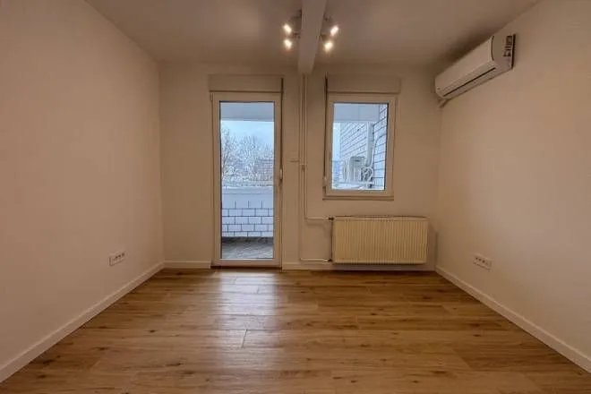 Izdavanje, poslovni prostor, 73m², Arena, Novi Beograd Sve Podlokacije