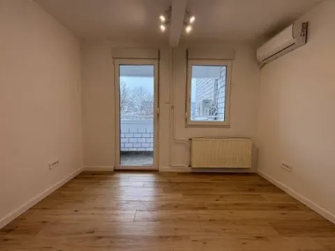 Poslovni prostor in Arena