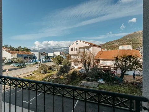 Prodaja, jednosoban stan, 46m², Tivat, Crna Gora - image 11