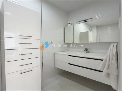 Izdavanje, četvorosoban stan, 100m², Banovo Brdo, Beograd - image 23