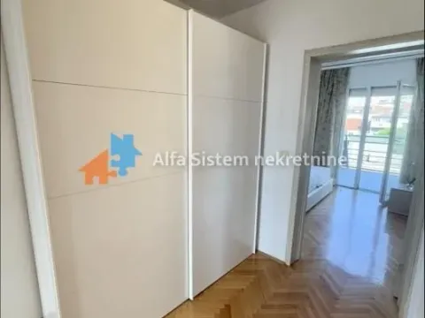 Rent, two bedroom apartment, 72m², Savski Venac, Beograd - image 8