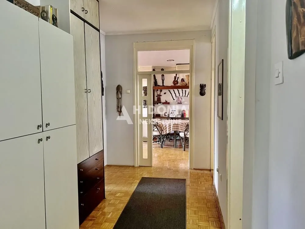 Sale, three bedroom apartment, 115m², Kanarevo Brdo, Beograd