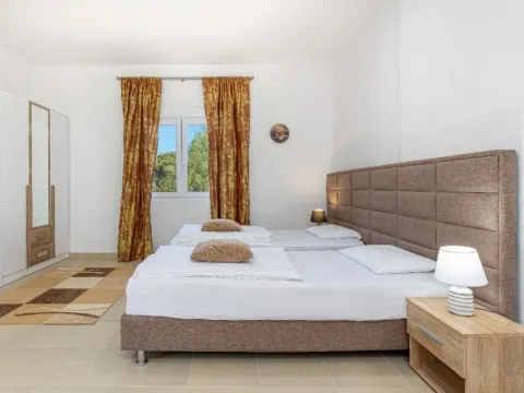 Rent, studio apartment, 35m², Radovići, Tivat - image 2