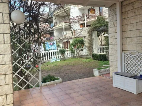 Prodaja, dvosoban stan, 56m², Petrovac, Budva - image 1
