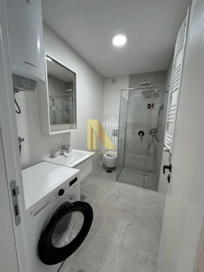 Izdavanje, dvosoban stan, 40m², Centar, Novi Sad