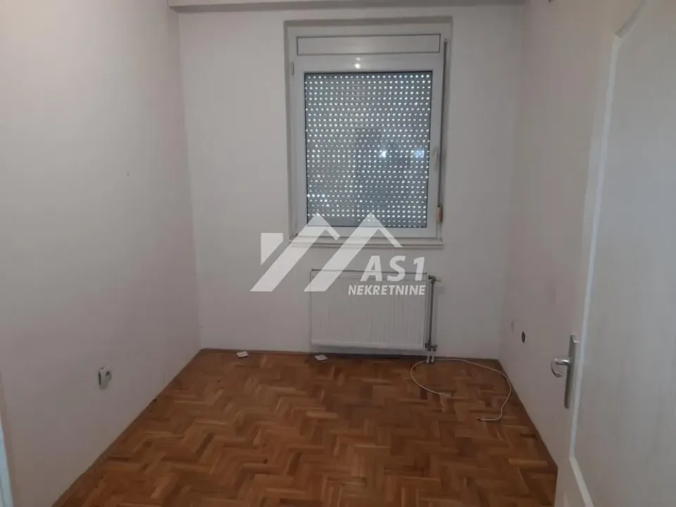 Izdavanje, dvosoban stan, 50m², Sajam, Novi Sad Sve Podlokacije