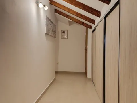 Izdavanje, trosoban stan, 111m², Kalimanj, Tivat - image 18